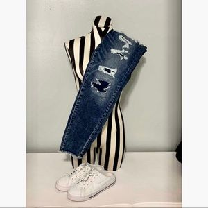 American Eagle Distressed Jegging